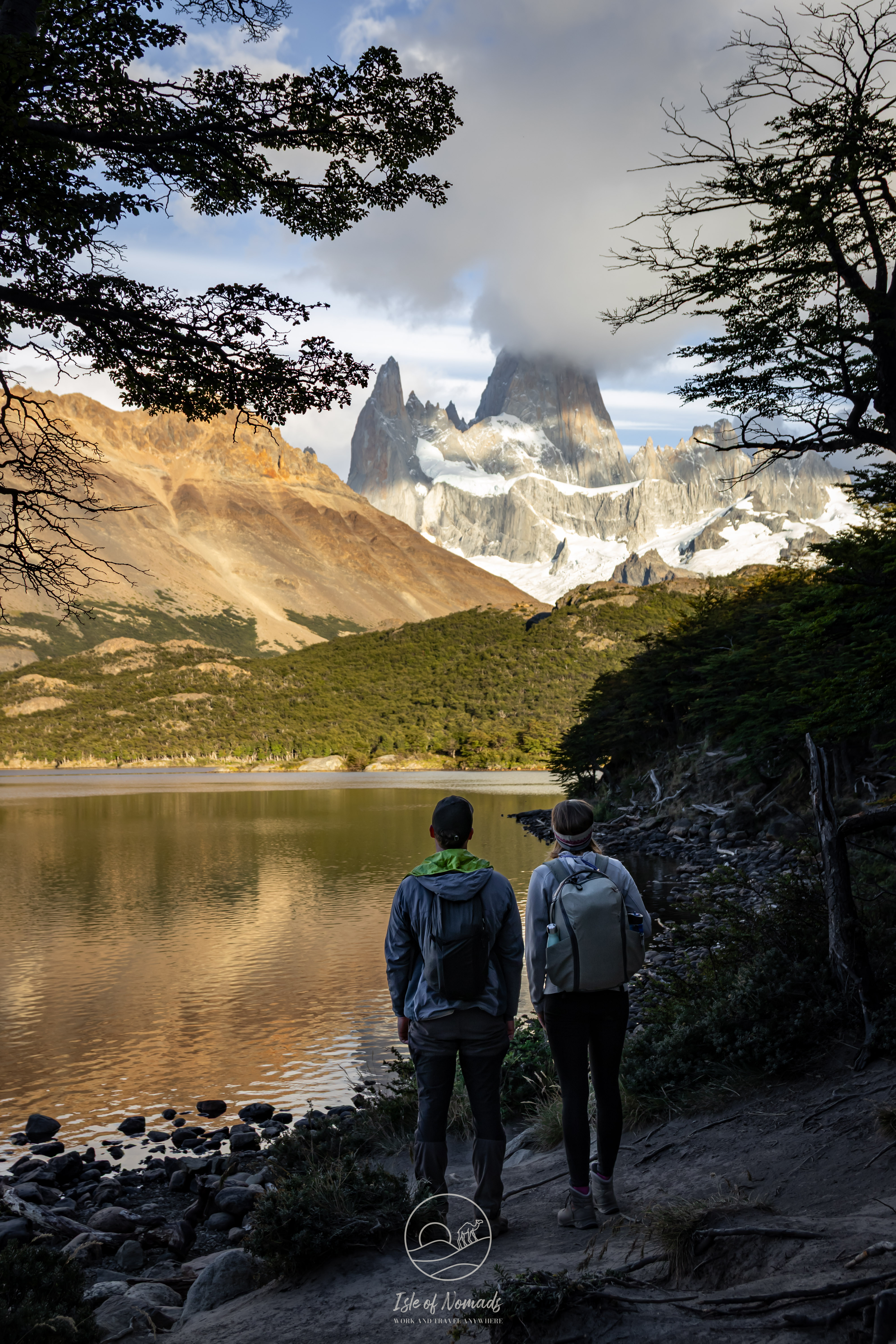 Laura and our friend en route to Laguna de los Tres