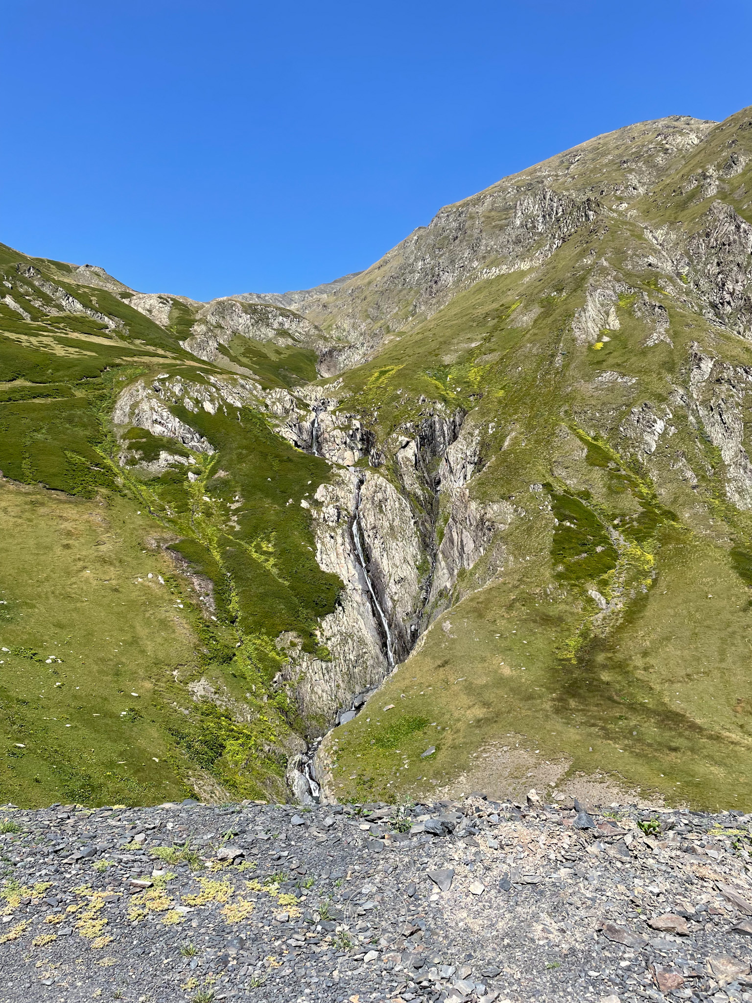 While beatiful to look at, the frequent waterfalls can be a challenge when hitting the road