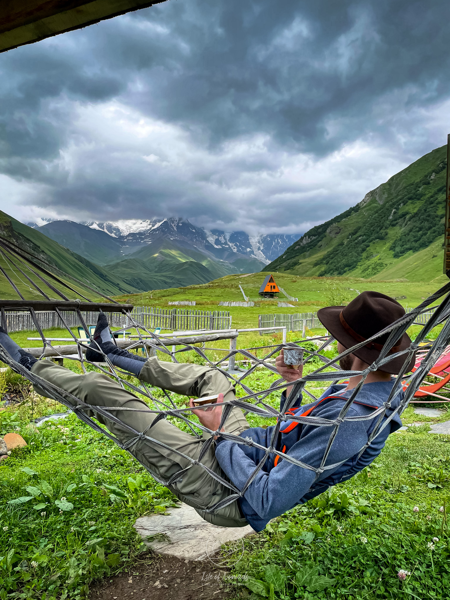 CAFE-LEMI has a perfectly placed hammock