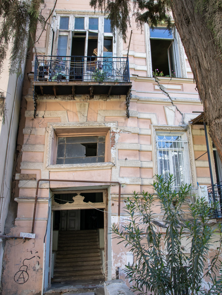 Many of the buildings in the old town seem close to collapse...