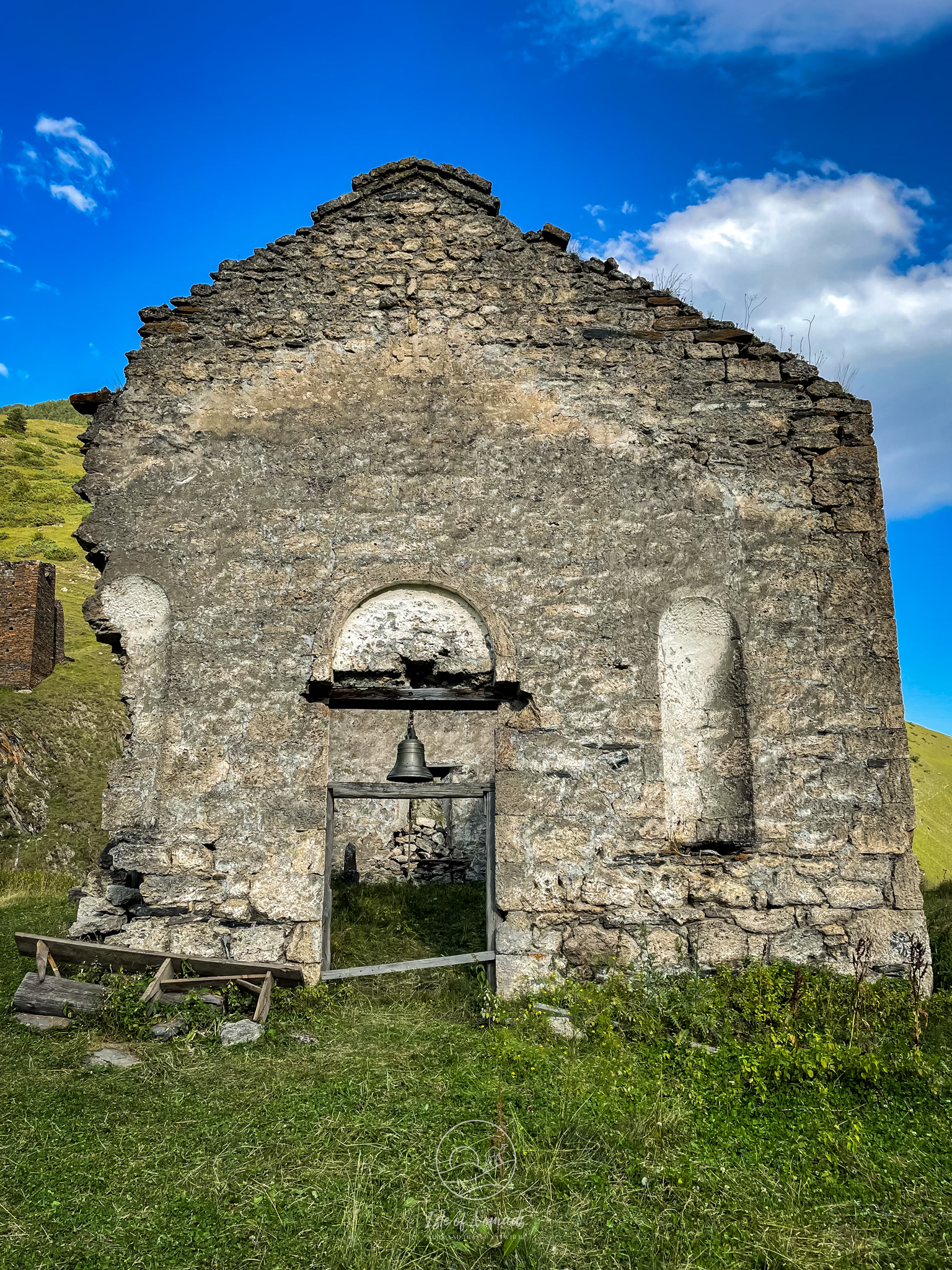 The deterioated church of Dartlo