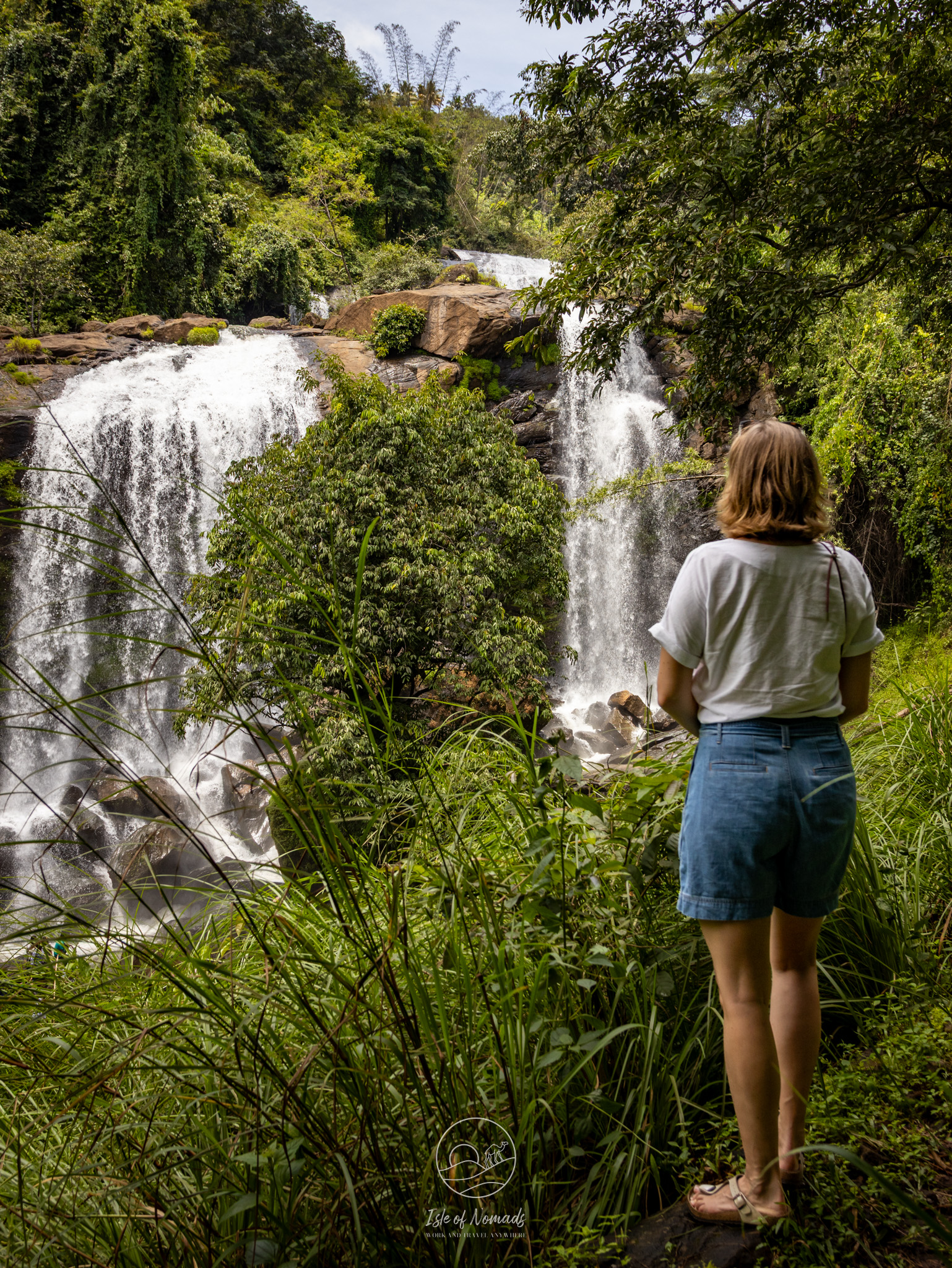 If you have your own transportation, there are several cool stops you can do on your way to Munnar