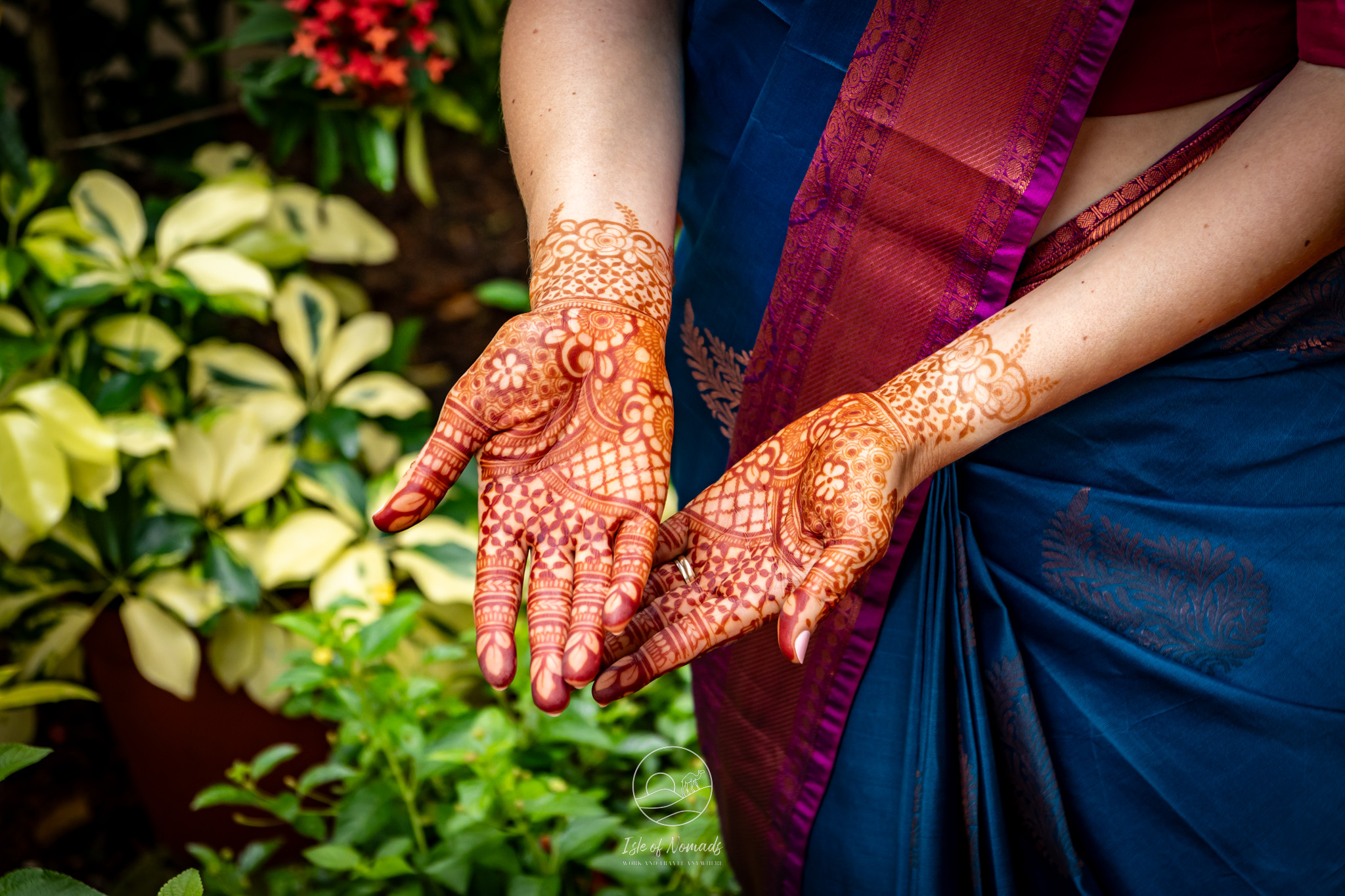 Lauras hands painted in traditional Henna for the wedding. It's said the darker the Henna gets, the more your husband loves you (it got darker than that the next day XD)