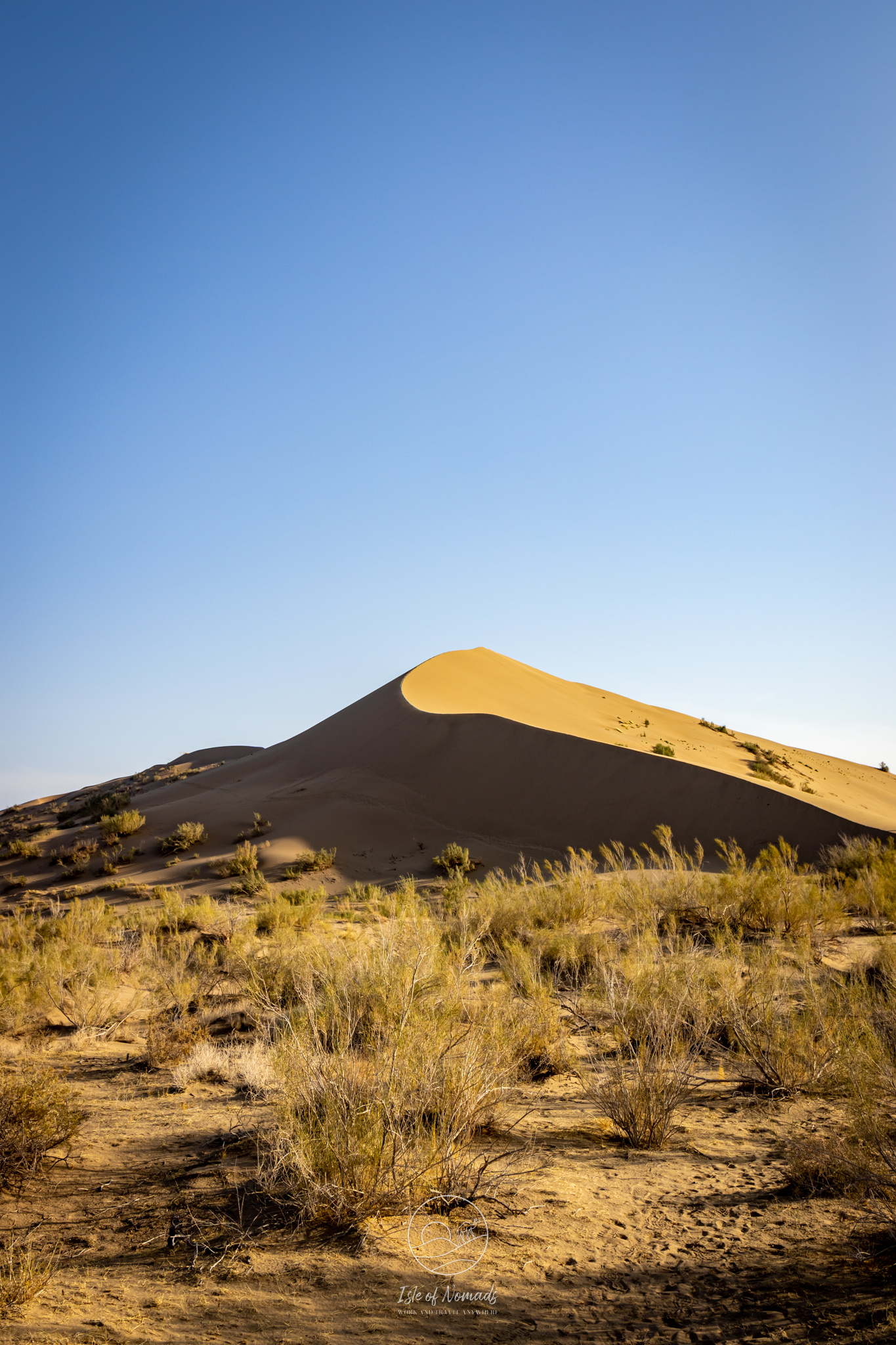 The dune does not look very high...