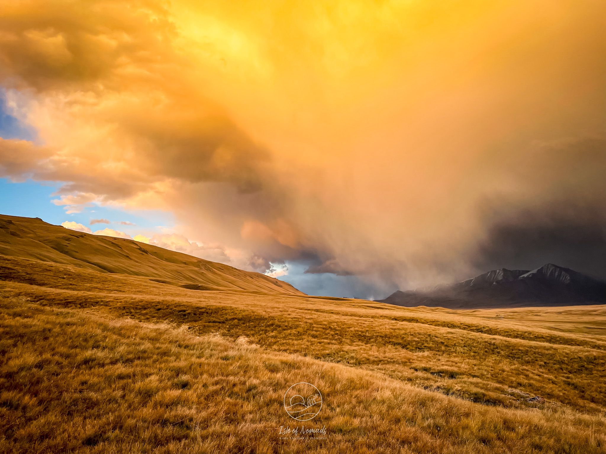 The weather can change fast! We watched this thunderstorm from a safe distance but it was pure luck it didn't move towards us